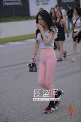 编码0305粉色紧身裤翘臀美腿