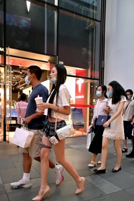 超短裙美眉5.38 GB-【6分06秒】