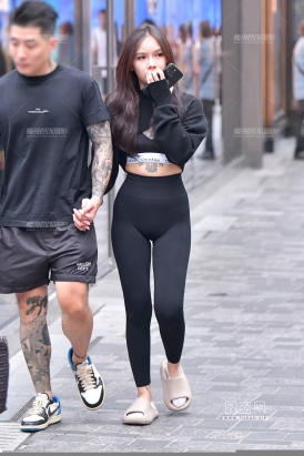 ★细腰紧致瑜伽裤美女