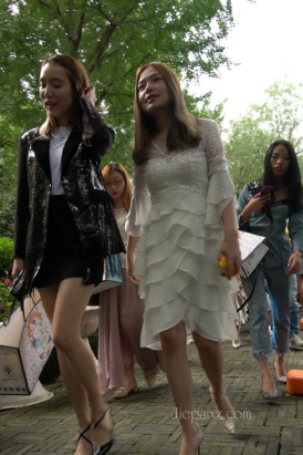 4K - 高跟姐妹 [998 MB/MP4]