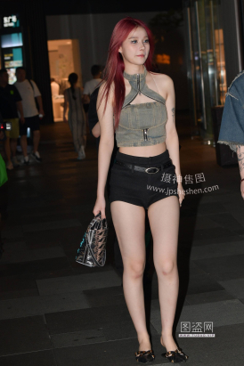 23520-20=97√假如她能坐在我脸上～