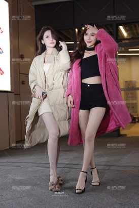 肉丝漂亮美眉克罗拉