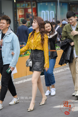 编码0378黑色短裙肉丝美腿高跟