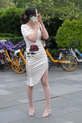 232514-12=157√韵味丝袜少妇【套图➕视频】