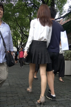 4K - 街拍跟拍短裙女友 [1.69 GB/MP4]
