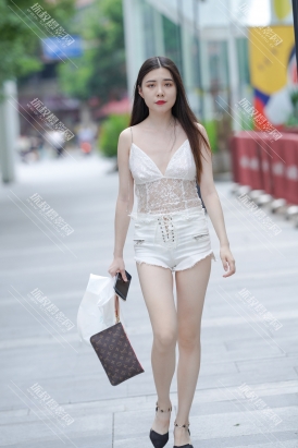 【M1124】白白净净的热裤女孩