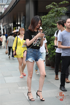 编码2232热裤美腿凉高