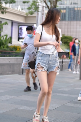 2267-34+81迷人的热裤美腿女孩