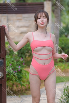 【红石第三季旅拍】第三季旅拍-醉美亚龙湾-第四篇：梓萱 | 一体式绷带比基尼