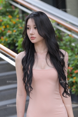 [一只麋鹿专区] 粉色长裙美女