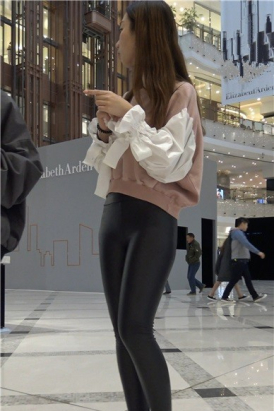 4k-紧到让人无法呼吸的小清新皮裤美 [1.22 GB]