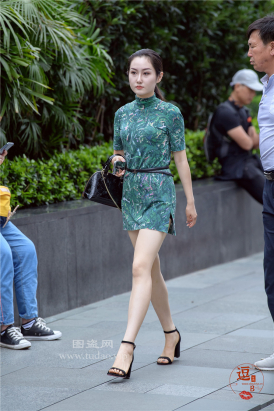 编码2516美腿短裙白嫩凉高美脚