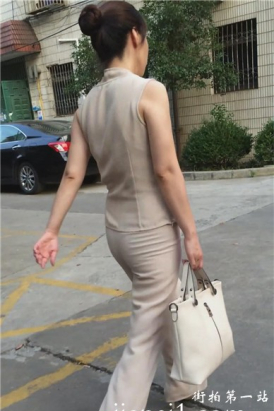 超美肉色职业装美少F [883 MB]