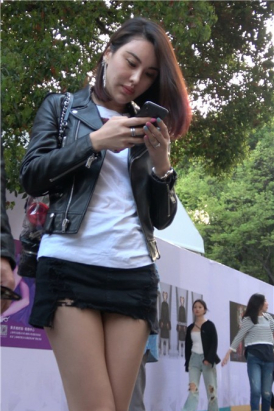 4k-街拍皮衣外套超短裙性感美女 [1.19 GB]