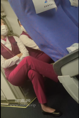 4k 南航空乘机上短丝高清实录2 最后被发现 2.5min