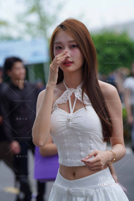 白短裙美腿美足网红 小桂圆