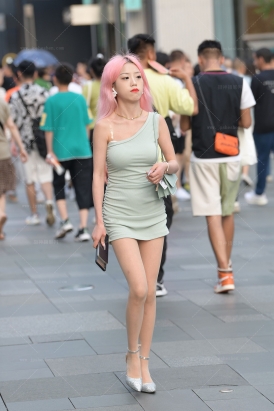 小鸟依人小姐姐。240219-10-63