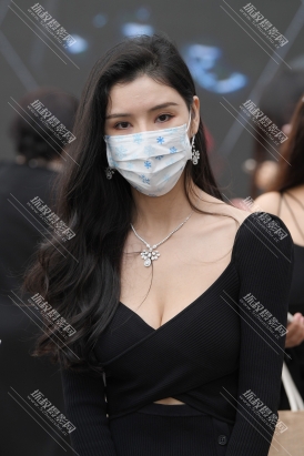 【J4211】性感深V少妇