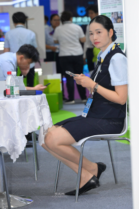 25626-8=40√肉丝坐姿职工