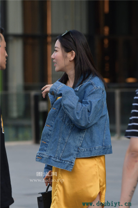 性感黄吊带裙美腿凉高-编码0931