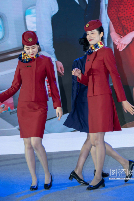 国航空姐闪亮的深灰色长筒袜-性感端庄-细节到位