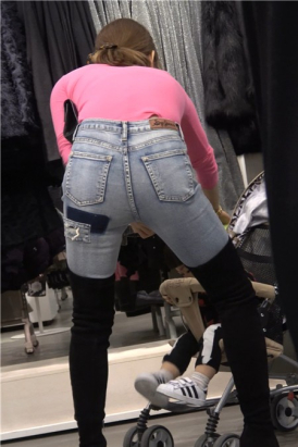 4K极品性感身材紧身牛仔裤辣妈 [2.30 GB]