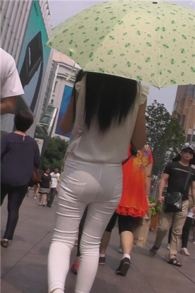 小清新高颜值紧身白裤美丽小姐姐 [737 MB]