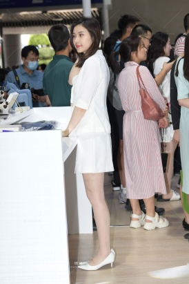 23612-43=107√假日她和你同居？清秀俩小仙女