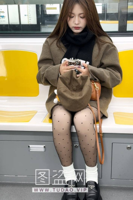 4k视频斑点丝袜长腿小姐姐