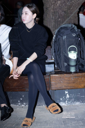 LB467-48P 上海时装周-极致厚丝连裤袜少妇坐姿拍美腿