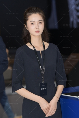 231119-2=64√肉丝通勤装穿搭，清秀脱俗的女孩