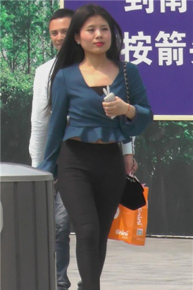 黑色紧身裤气质美女 [1.52 GB]