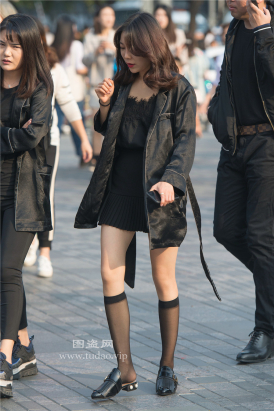 编码1590美腿黑丝