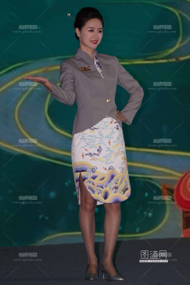 25空姐展会-海航十佳MY和LQQ漂亮的银色细跟性感灰丝以后少了