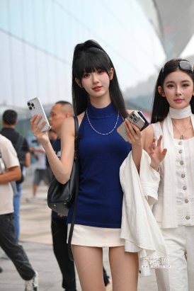 25成都车展，苗条的小玥玥