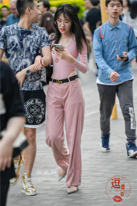 编码0368粉色喇叭裤粉色连体衣小蛮腰