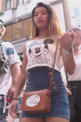 超短包臀牛仔裙肉臀大美人 [1.05 GB]