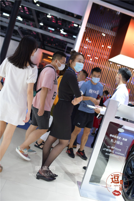 编码2395职业装黑丝展会销售