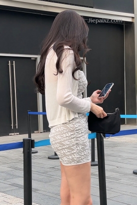 包臀裙美女 【406 MB】2分24秒