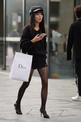 大长腿黑丝美妇套图免费下载MFJP2023317