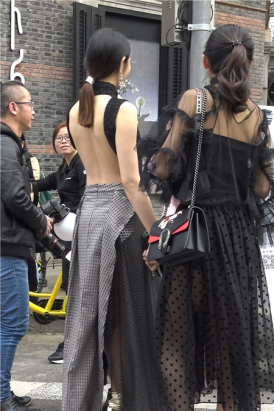 4k-露背连衣裙性感美女靓模摆拍 [3.48 GB]