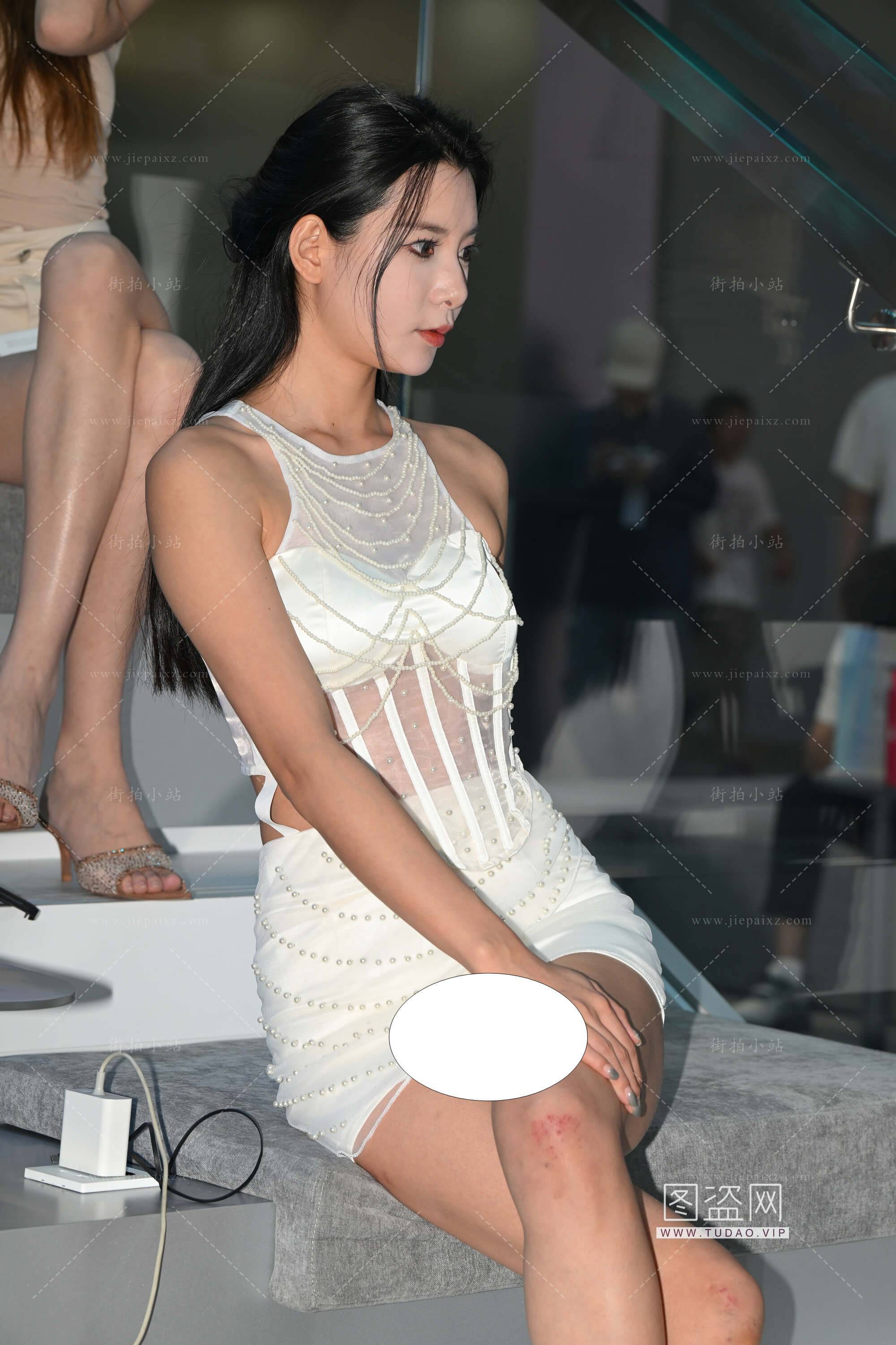 112038moq2jqo64xa6d66q.jpg