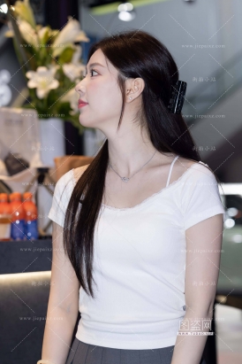 灰色短裙 网红春晓