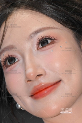 小瑞瑞317√绝色佳人颜值爆表-裸腿美足【套图➕4k视频】