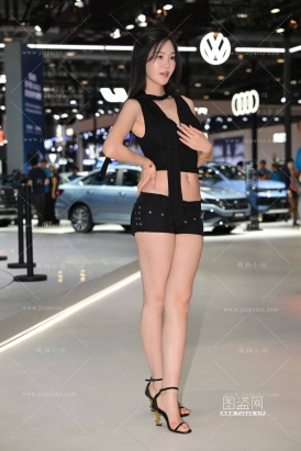 热裤美腿小蛮腰~